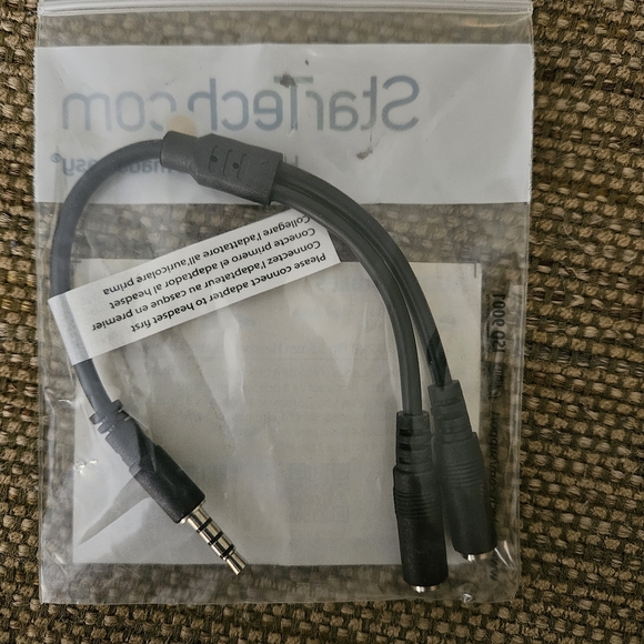 StarTech MUYHSMFF Audio Cables Headset Splitter Adapter - Picture 2 of 2